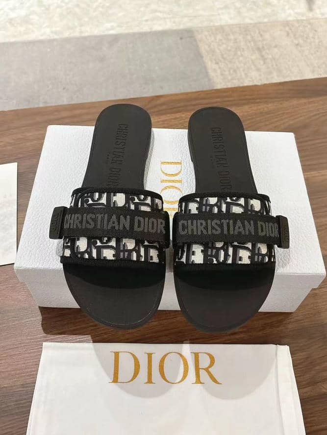 Dior Velcro slippers4-3